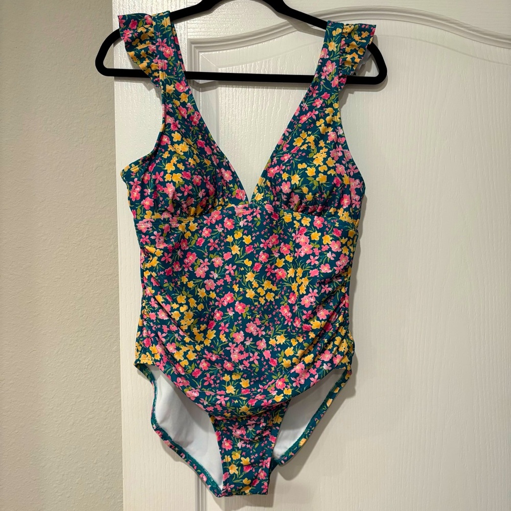 Kona Sol swimsuit size LG